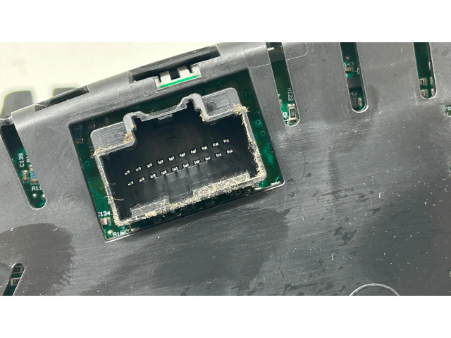 Панель приборов 22861796 Chevrolet Camaro