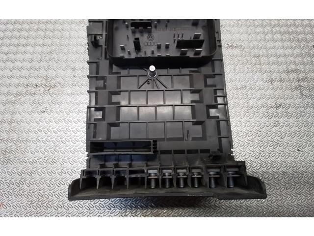 Pojistková skříňka 1K0937125 Volkswagen Caddy 2011