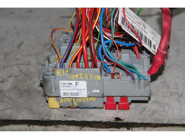 Блок предохранителей    Alfa Romeo Giulietta    