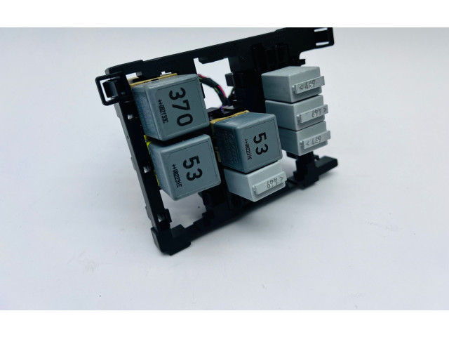   Pojistková skříňka 1T1937503A   Volkswagen Tiguan 2008