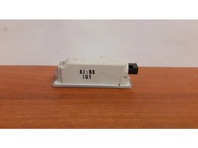 Фонарь освещения передних мест