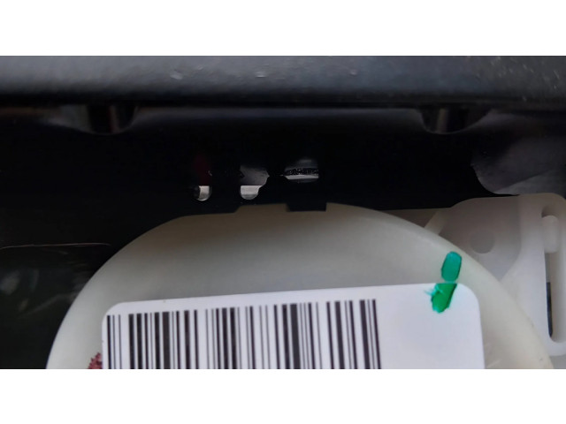 Задний ремень безопасности