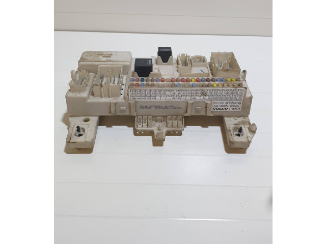 Блок предохранителей 31254903, 519096804   Volvo V50       