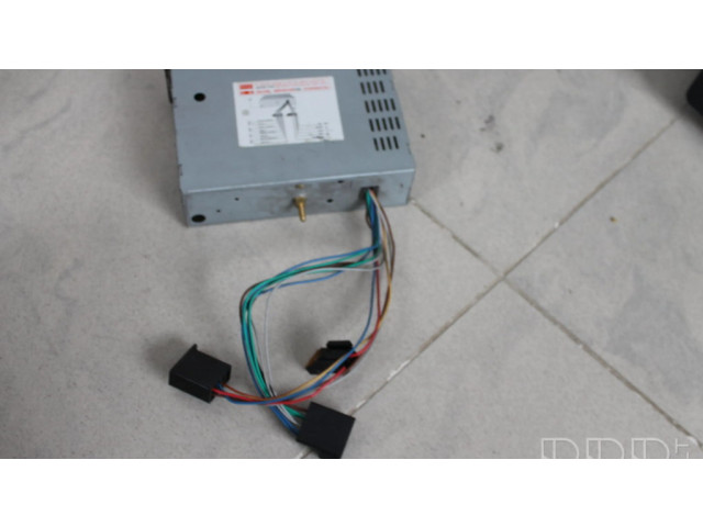 Радио/ проигрыватель CD/DVD / навигация