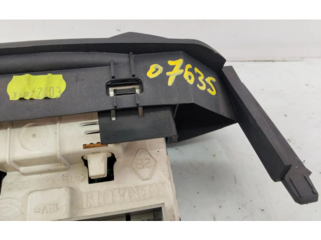 Дисплей P7700436307A Renault Clio II