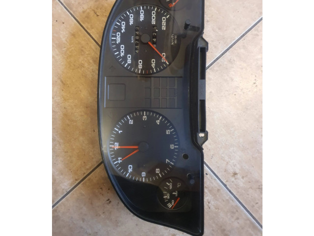 Přístrojová deska Audi 80 90 B3 1988 893919033BA