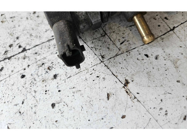 Топливная рампа 30757146, 001400L2   Volvo V70  