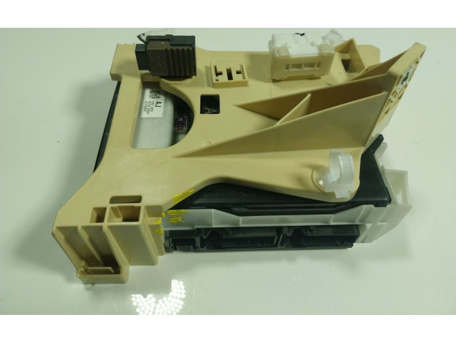 Pojistková skříňka Řídící jednotka BSM 8273042890, 63572875 Toyota RAV 4 (XA50) 2023