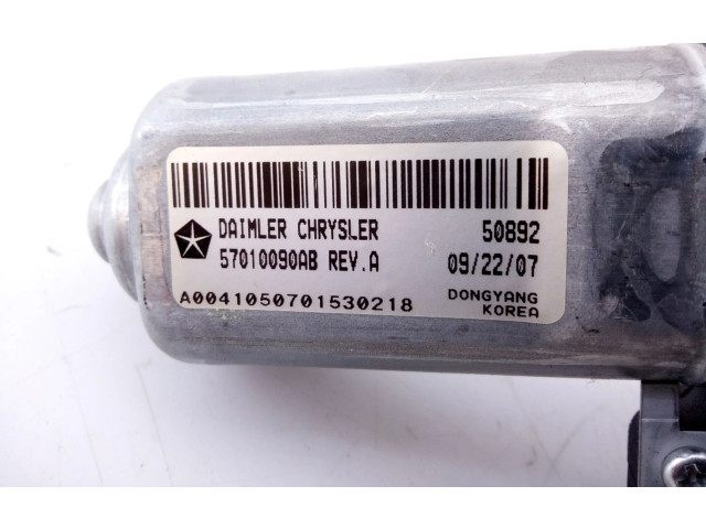 Моторчик заднего дворника 57010090AB Jeep Cherokee