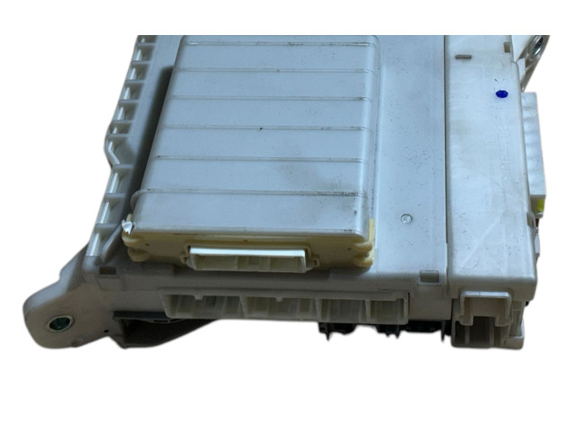 Блок предохранителей 8273053021, 6G240724 Lexus IS 220D-250-350