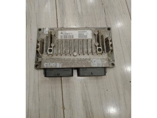 Блок управления коробкой передач S126028102B   Renault Clio III