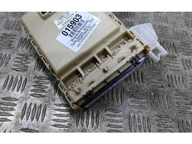 Pojistková skříňka Toyota Avensis T270 2015