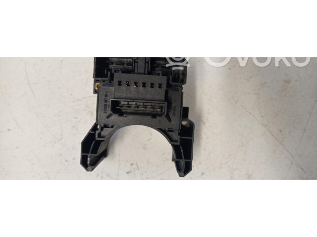 Переключатель дворников 494551 Volkswagen PASSAT