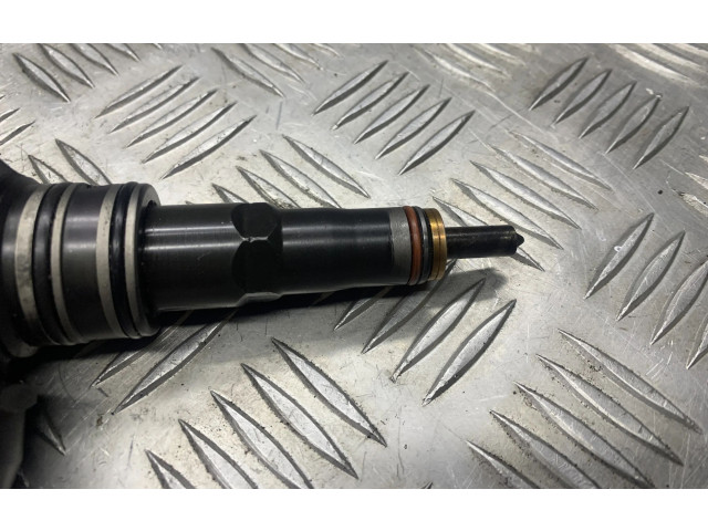 Форсунка 038130073AG    Volkswagen Touran I   