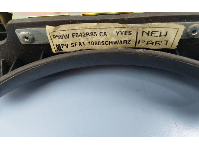 Подушка безопасности водителя 95VWF042B85CA Seat Alhambra (Mk1)