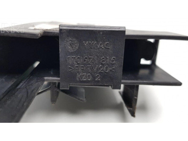 Другая деталь отсека двигателя