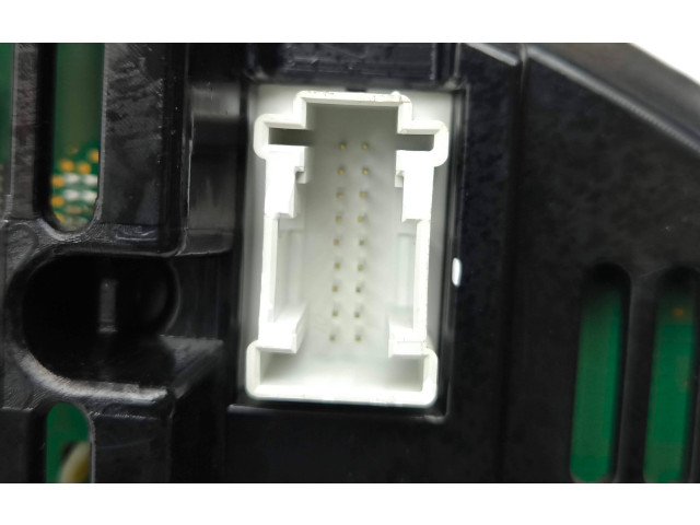 Přístrojová deska Mercedes-Benz GLK (X204) 2010 A2049002105, 280710