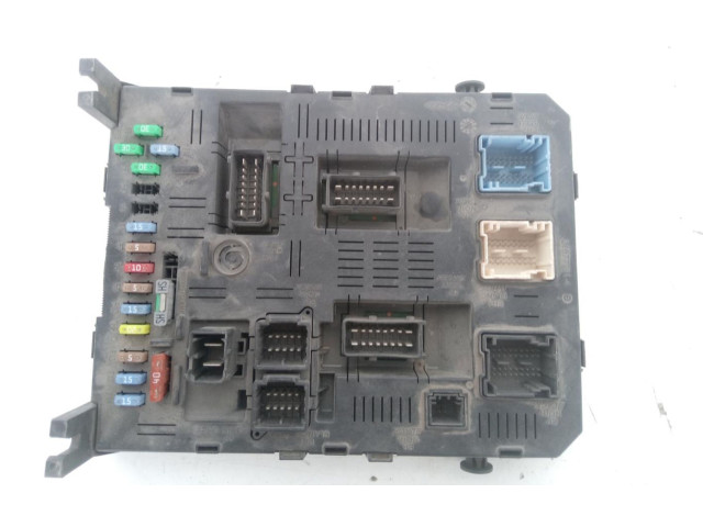 Блок предохранителей 281133997A1   Citroen C4 I    