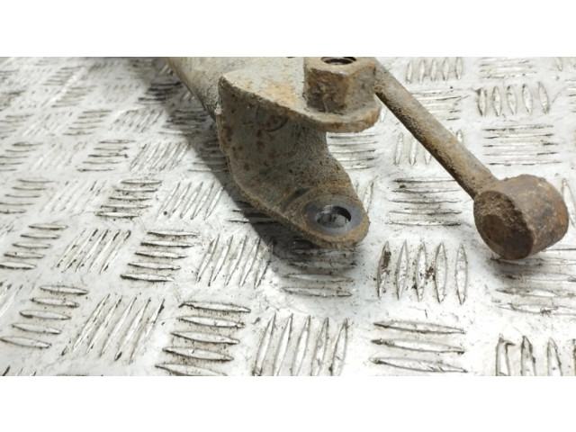 Передний амортизатор      