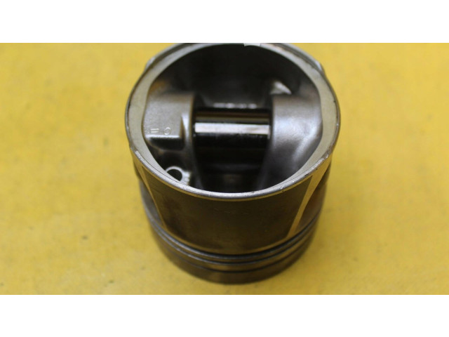 Поршень Skoda Fabia Mk2 (5J)