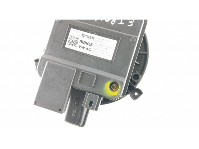 Вентилятор печки    4M1820021C   Audi e-tron