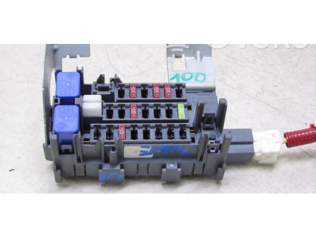 Pojistková skříňka Nssan Juke I F15 2015