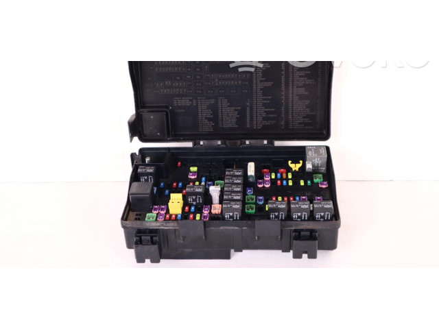 Блок предохранителей  68194607AD   Jeep Grand Cherokee    