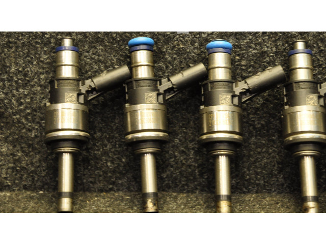 Vstřikovač 06C906036C Audi Q7 4M CREC