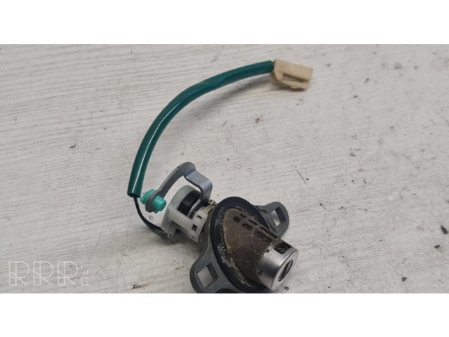 Замок задней крышки (наружный)