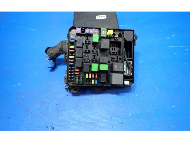 Блок предохранителей PR074-00000 Mitsubishi Outlander