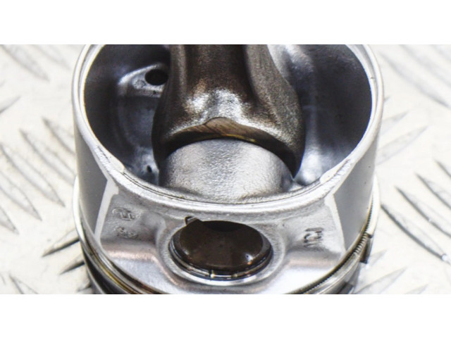 Píst 03L105401A, 04L107065AR Audi Q2 - pro naftový motor 1.6 DDYA