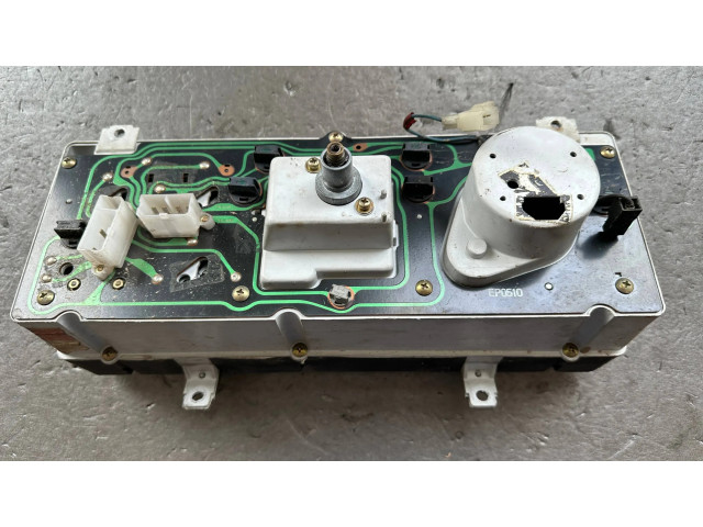 Přístrojová deska Nissan Patrol 160 1985 25033C6000, 25031C6000