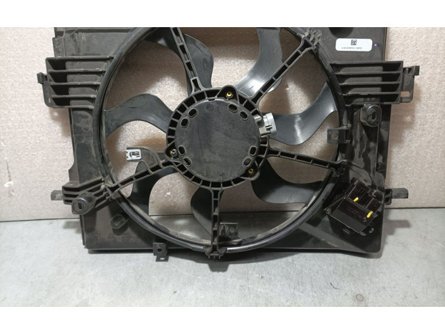 Вентилятор радиатора 214813070R Dacia Sandero