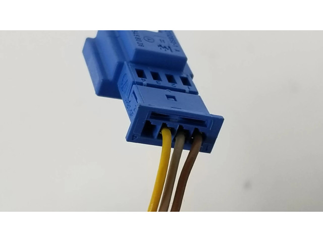 Зеркало заднего вида (в салоне)