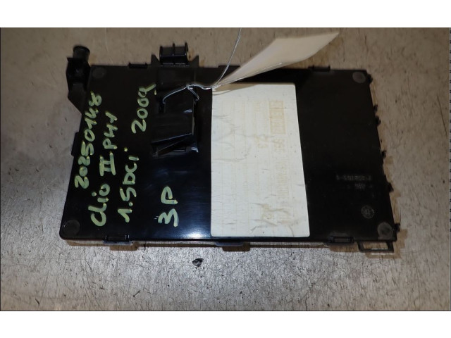 Блок предохранителей    Renault Clio II    