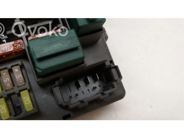 Блок предохранителей 911944603, 71702111 BMW 1 E81 E87