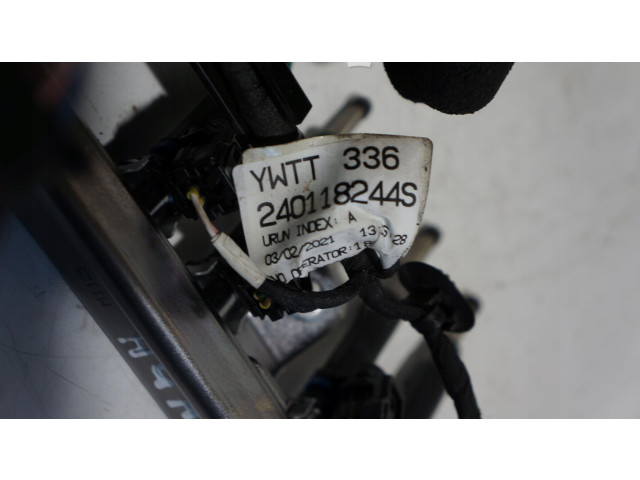 Топливная рампа    Renault Clio V  