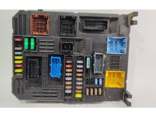 Pojistková skříňka 981985128001 Citroen Jumpy