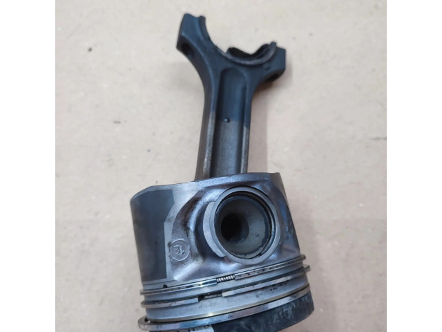 Поршень M57D30 BMW X5 E70 для дизельного двигателя 3.0