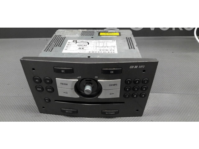 Pojistková skříňka Радио/ проигрыватель / навигация 13255557 Opel Zafira B 2009