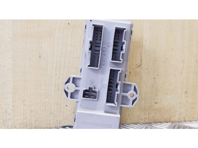 Блок предохранителей 911713E920   KIA Sorento    