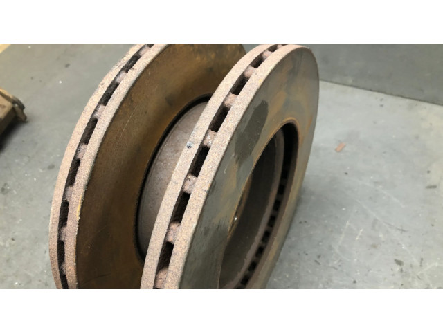 Передний тормозной диск