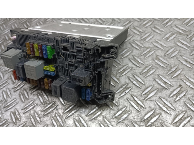 Pojistková skříňka 2115453801 Mercedes-Benz E W211 2005