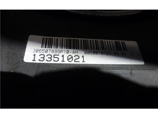 Руль Opel Meriva B  2010 - 2016 года 13351039      