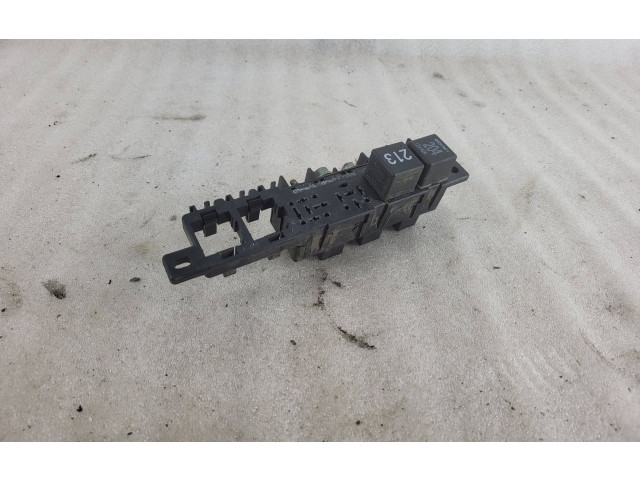 Блок предохранителей  8L0941822A, 890003000   Audi A6 S6 C5 4B    