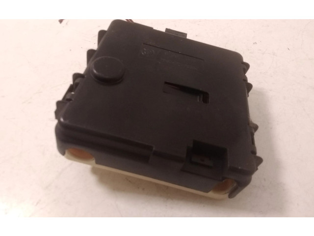 Блок предохранителей 8387547   BMW Z4 E85 E86    