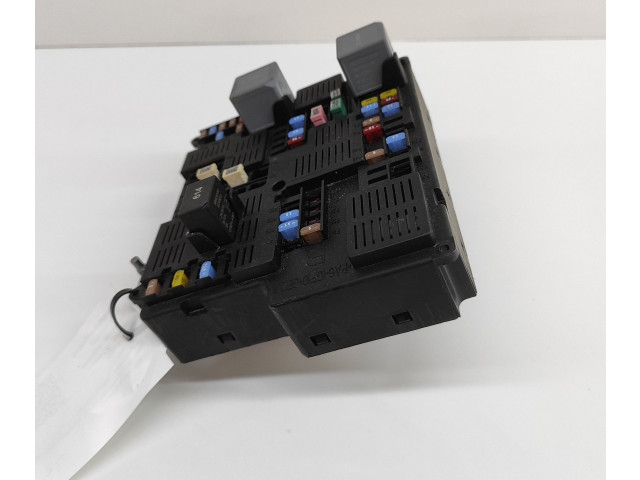 Блок предохранителей 32268453   Volvo XC90    