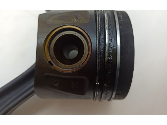 Píst 8370B Mercedes-Benz C W204