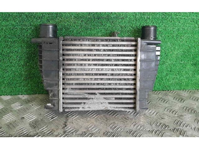 Интеркулер 8200471885A Renault Clio III