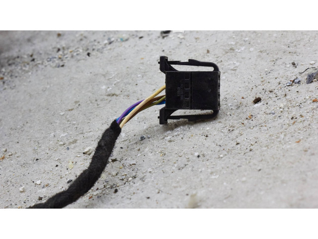 Зеркало электрическое Skoda Rapid (NH) 2012 - 2019 года